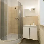 Hostel Club *